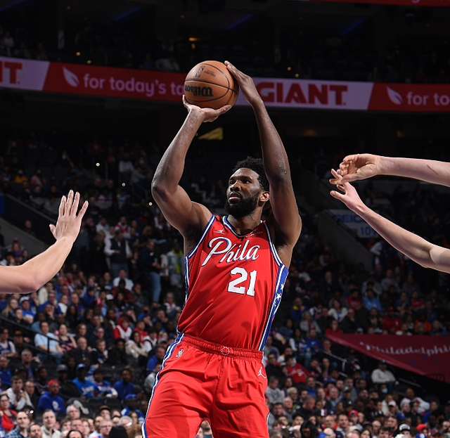 开云入口 -今晚巴塞罗那状态回暖转会期达拉斯独行侠调整名单以备社区盾,曼城国际比赛日临场应变看傻球迷